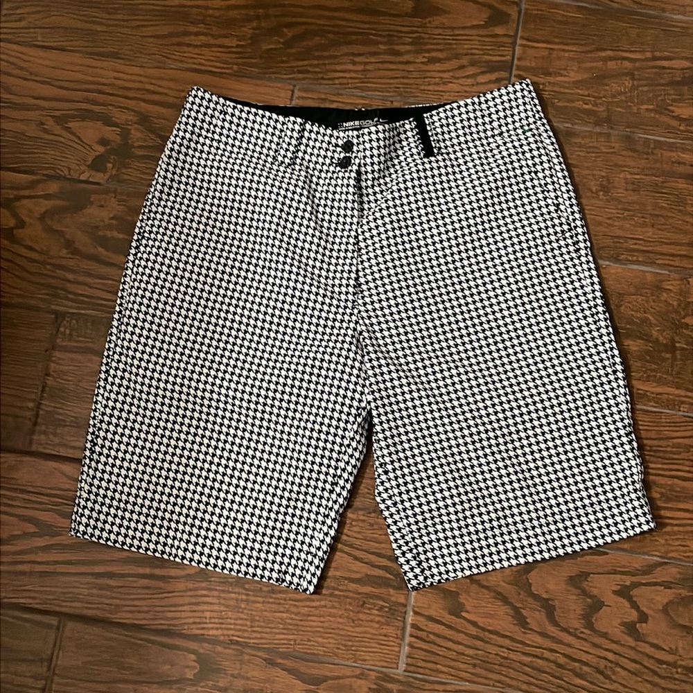 Nike Golf woman’s houndstooth golf shorts